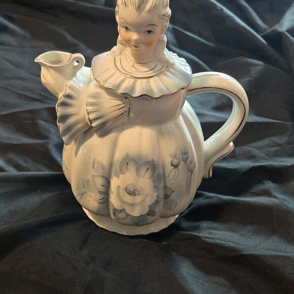 Vintage (1950s) LIPPER & MANN Porcelain Colonial Figural Lady Musical Teapot - Picture 8 of 12